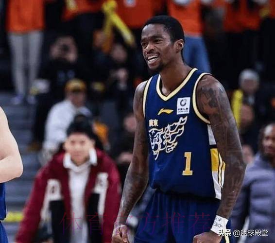 广东半场打花辽宁！2小外轰44分，2小将齐发挥，亨特首秀狂铁！